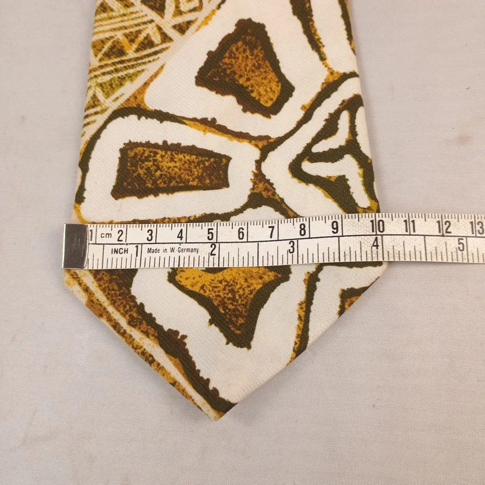 Vintage Kole Kole Hawaii Neck Tie Polyester Tropical Yellow Geometric 53.5